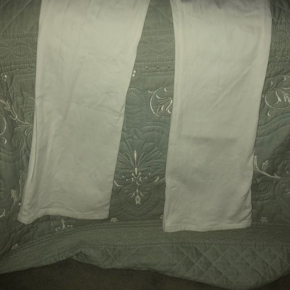 Guess White Jeans with beautiful decoration - Picture 2 of 3